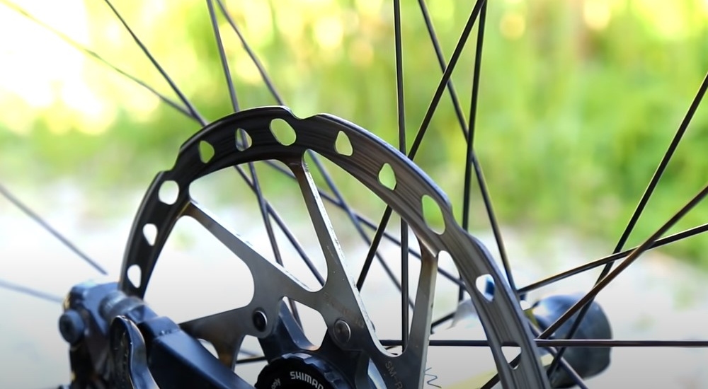 Wie wechselt man die Bremsscheibe am Mountainbike?